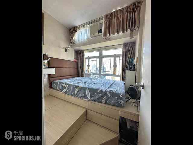 Tsuen Wan - Tsuen King Garden Phase 1 Block 7 02