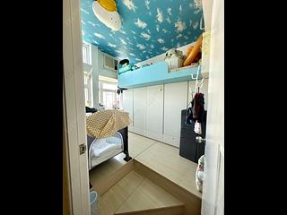 Tsuen Wan - Tsuen King Garden Phase 1 Block 7 03