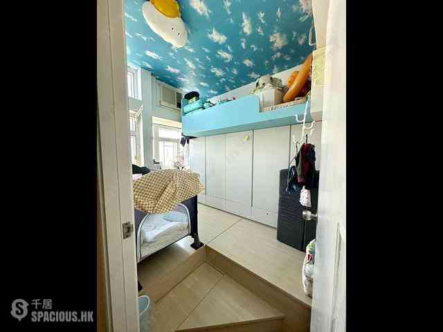 Tsuen Wan - Tsuen King Garden Phase 1 Block 7 03