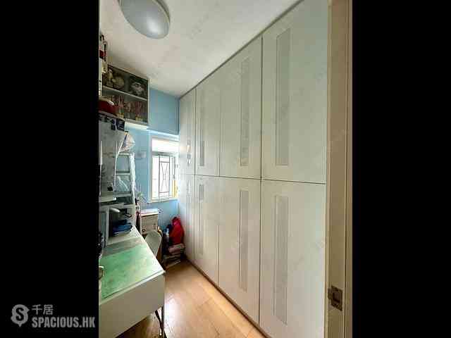 Tsuen Wan - Tsuen King Garden Phase 1 Block 7 04