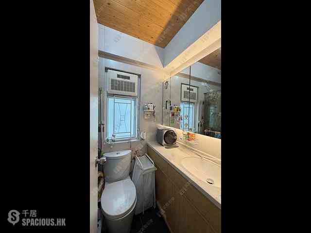 Tsuen Wan - Tsuen King Garden Phase 1 Block 7 05