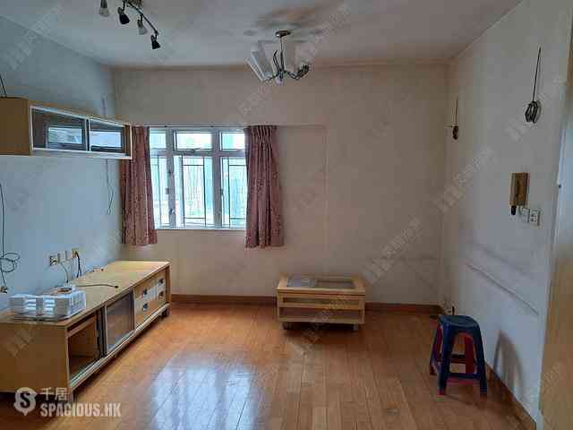 Tsuen Wan - Tsuen King Garden Phase 1 Block 3 01