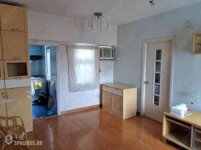 Tsuen Wan - Tsuen King Garden Phase 1 Block 3 02