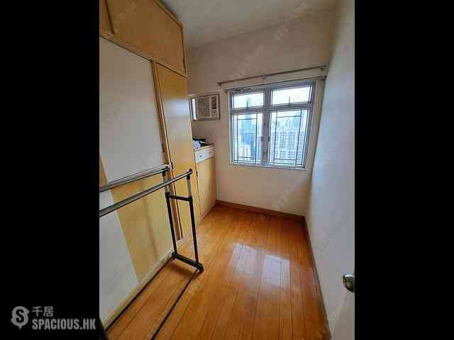 Tsuen Wan - Tsuen King Garden Phase 1 Block 3 05