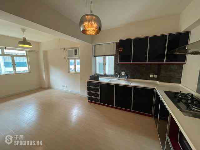 Sai Ying Pun - Mai Hing House 01