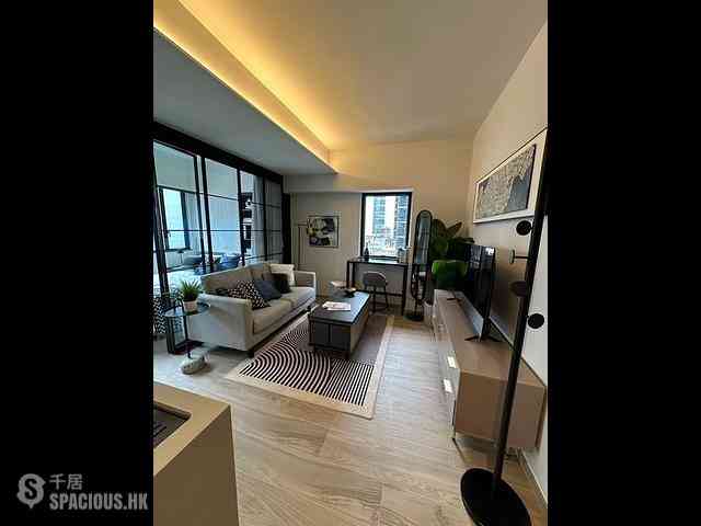 Central - 108-110, Wellington Street 01