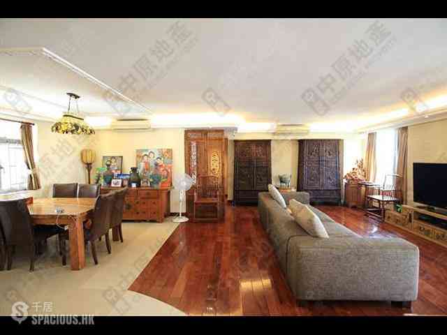 Pok Fu Lam - Baguio Villa Block 18 08