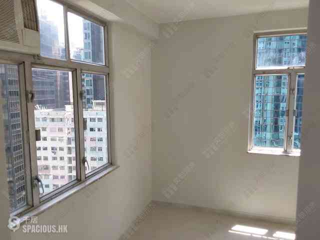 Wan Chai - Causeway Centre 06