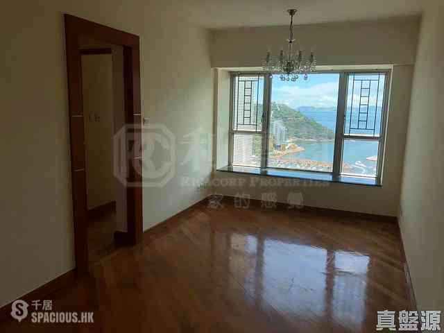 Lau Fau Shan - Deep Bay Grove Block 1 03