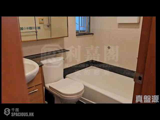 Lau Fau Shan - Deep Bay Grove Block 1 05