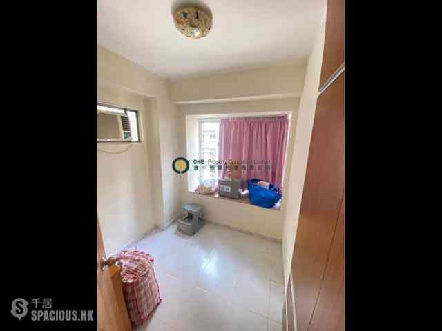 Sai Ying Pun - Yuk Ming Towers 06