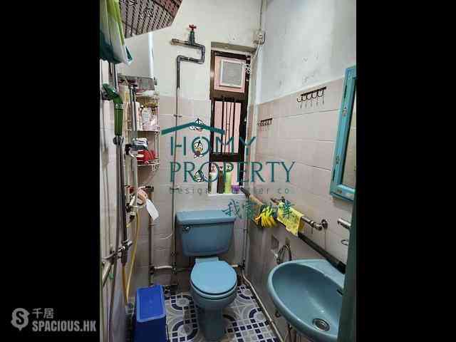 Shek Tong Tsui - Whitty Street Court 06