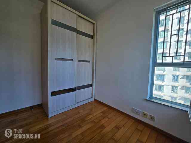 Tung Chung - Seaview Crescent 12