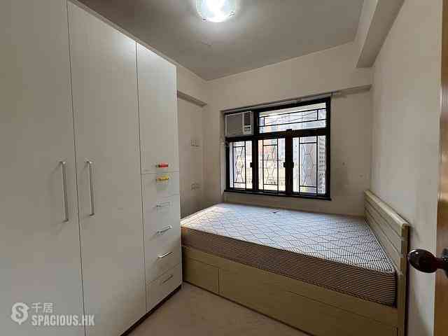Wan Chai - Kin Lee Building Block B 08