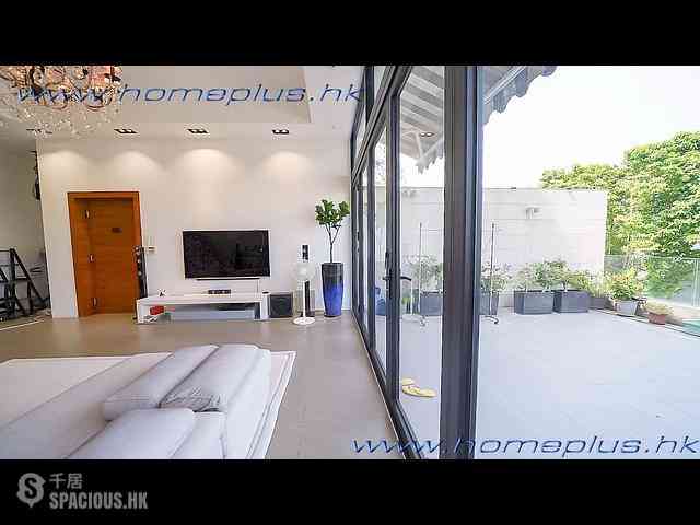 Clear Water Bay - Little Palm Villa 06