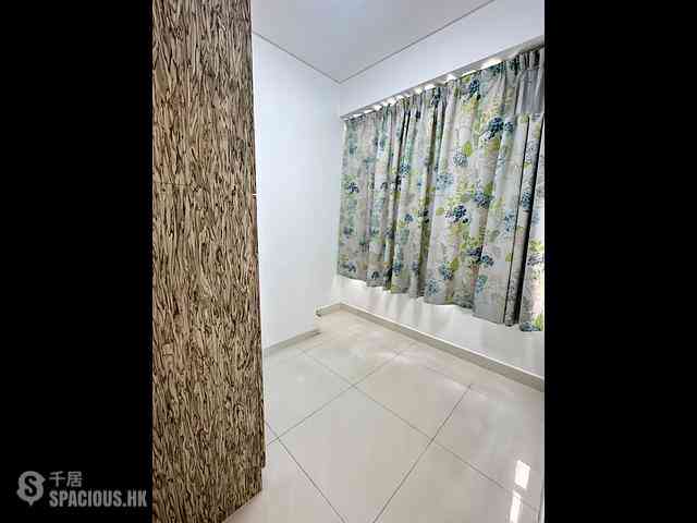 Sai Ying Pun - Kam Kwan Building 03