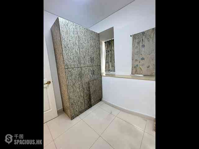 Sai Ying Pun - Kam Kwan Building 04