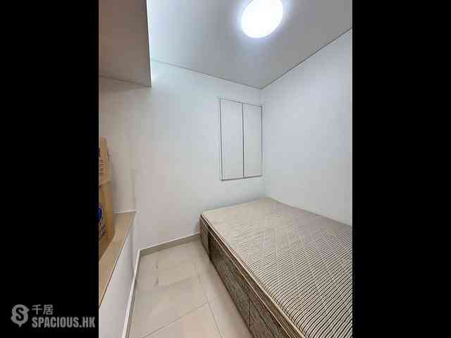 Sai Ying Pun - Kam Kwan Building 05