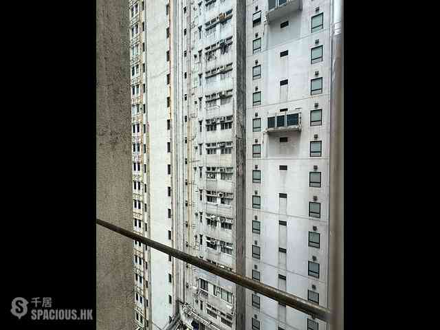 Sai Ying Pun - Kam Kwan Building 09
