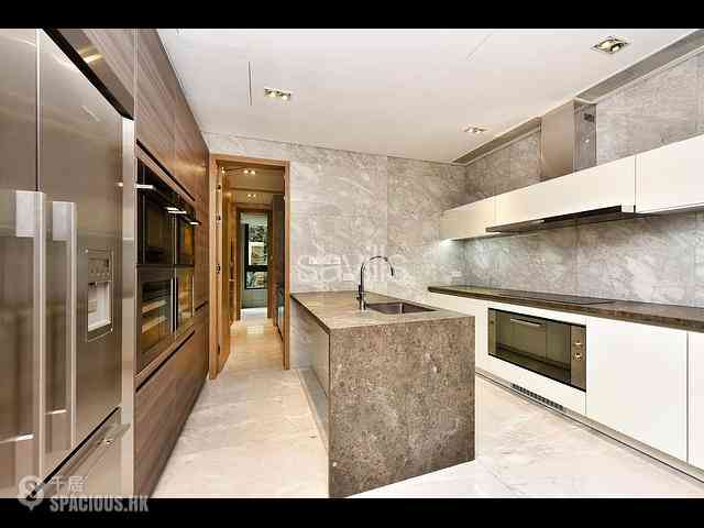 The Peak - 7-15 Mount Kellett Road 04