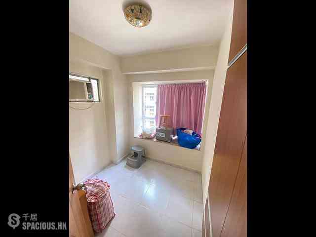 Sai Ying Pun - Yuk Ming Towers 04