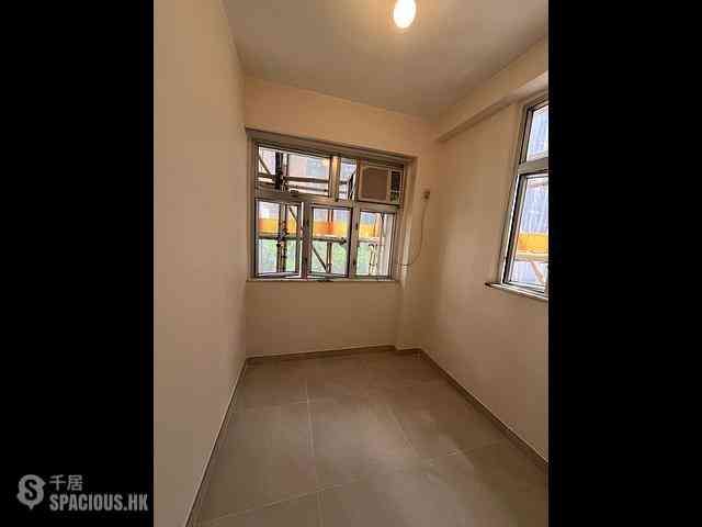 Sai Ying Pun - Wing Lee Building 02