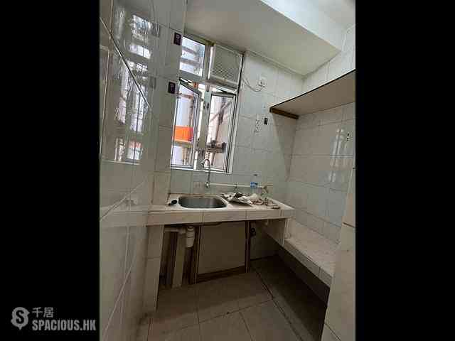 Sai Ying Pun - Wing Lee Building 04