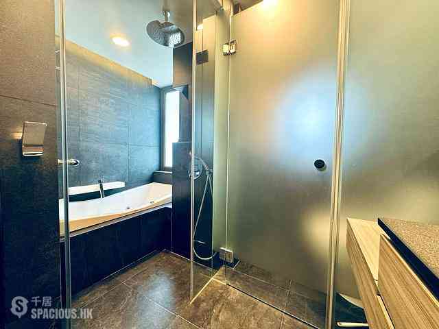 Mid Levels Central - Chenyu Court 07
