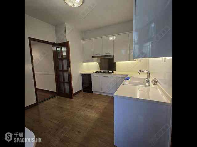 Tai Hang - Elm Tree Towers Block B 04