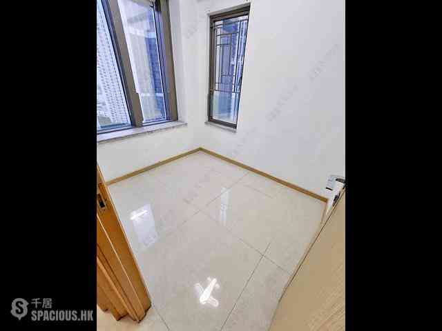Tsuen Wan - Ocean Pride Phase 3 Block 6 07