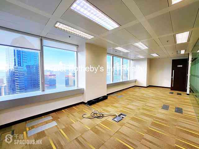中环 - The Center 01