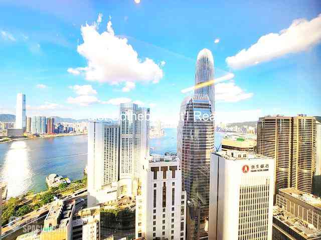 中环 - The Center 01