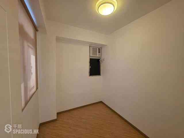 To Kwa Wan - On Ning Building 05