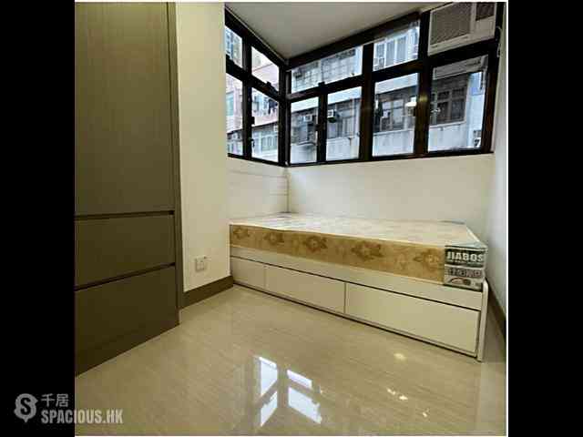 Sai Ying Pun - Wing Fong Mansion 02