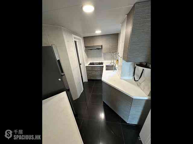 Tai Kok Tsui - Island Harbourview Block 3 04