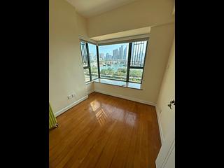 Tai Kok Tsui - Island Harbourview Block 3 07