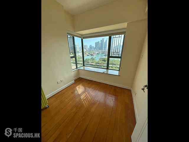Tai Kok Tsui - Island Harbourview Block 3 07