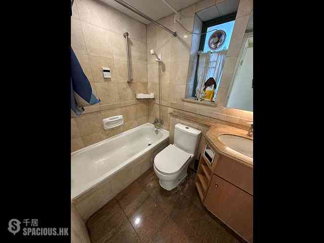 Tai Kok Tsui - Island Harbourview Block 3 09