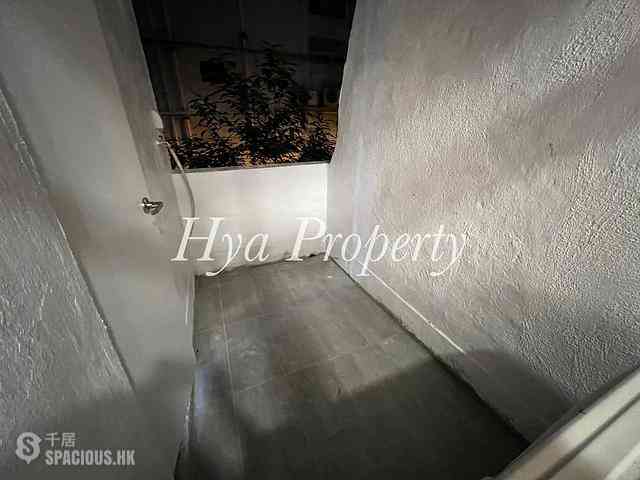 Sai Ying Pun - Fuk Shing Building 08