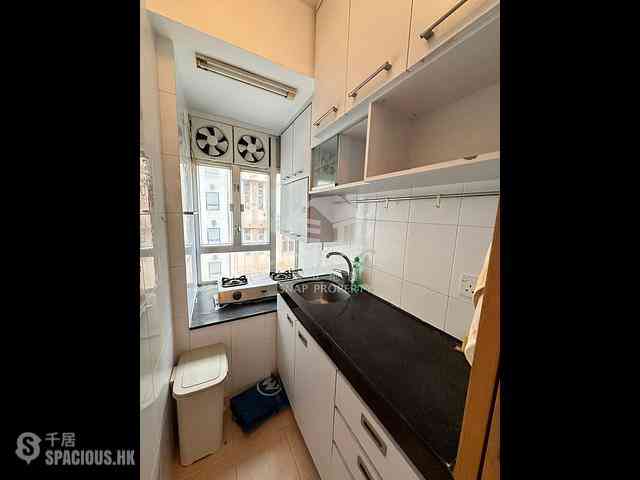 Sai Ying Pun - Kam Kwan Building 03