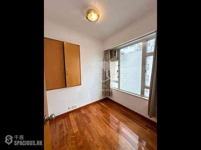 Sai Ying Pun - Kam Kwan Building 07