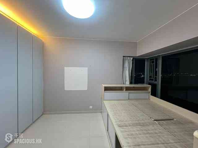 Tung Chung - Seaview Crescent Block 1 09