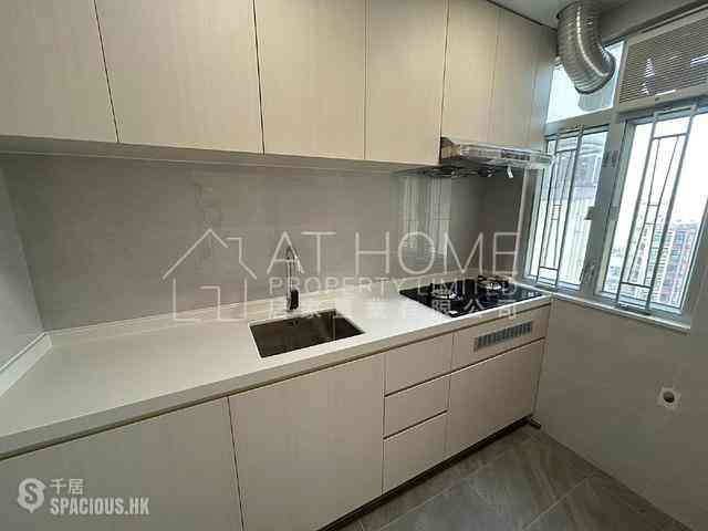 Sai Ying Pun - Yuk Ming Towers 06