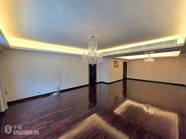 Mid Levels Central - Wealthy Heights 04