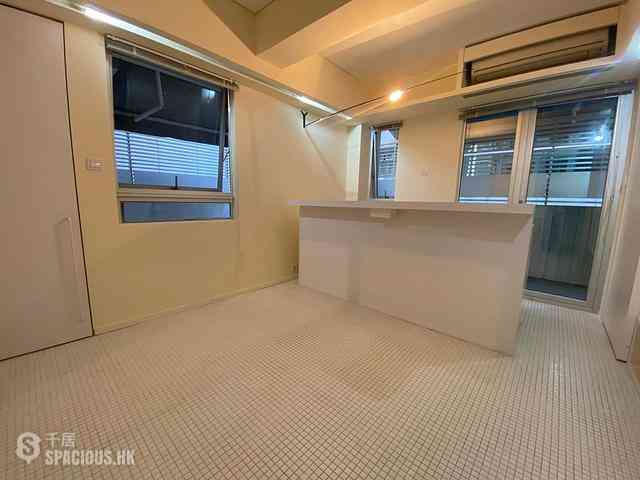 Wan Chai - Ka Yee Building 09