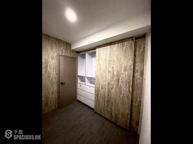 Sai Ying Pun - 33-33A, Pok Fu Lam Road 06