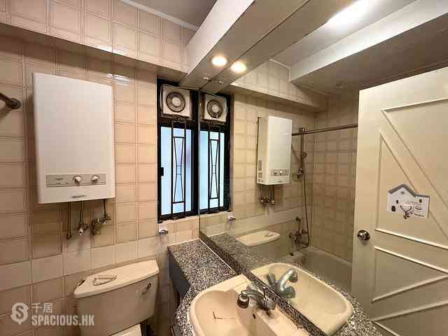 Quarry Bay - Kornhill Block R 12