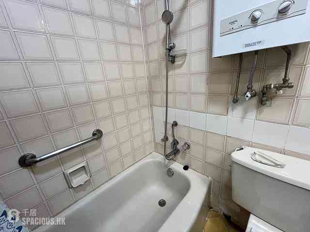 Quarry Bay - Kornhill Block R 13