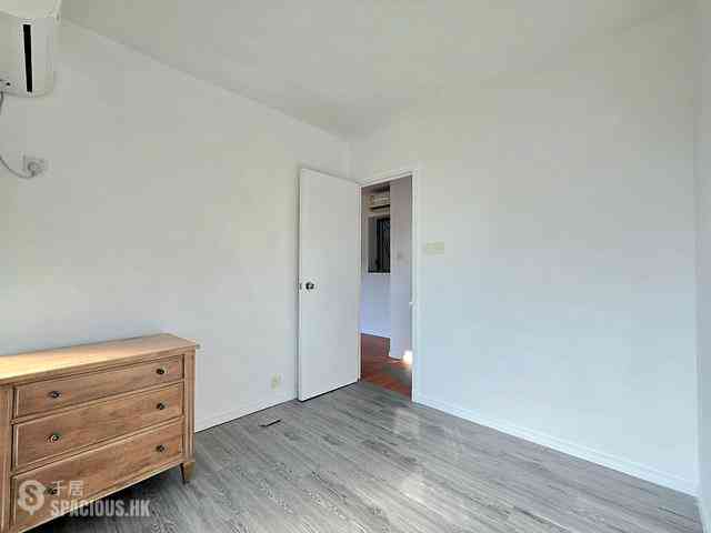 Tung Chung - Seaview Crescent 11