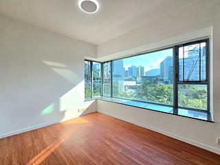 Tung Chung - Seaview Crescent 13